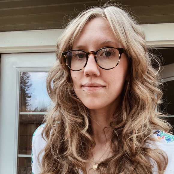 Meet your Posher, Lindsey - Picture 1 of 1